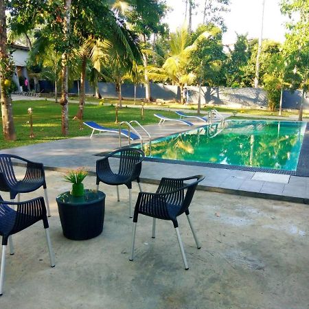 Temple Pond Villa Colombo Пилияндала Экстерьер фото