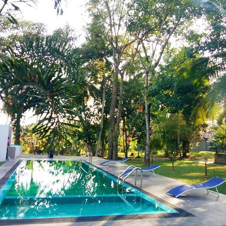 Temple Pond Villa Colombo Пилияндала Экстерьер фото