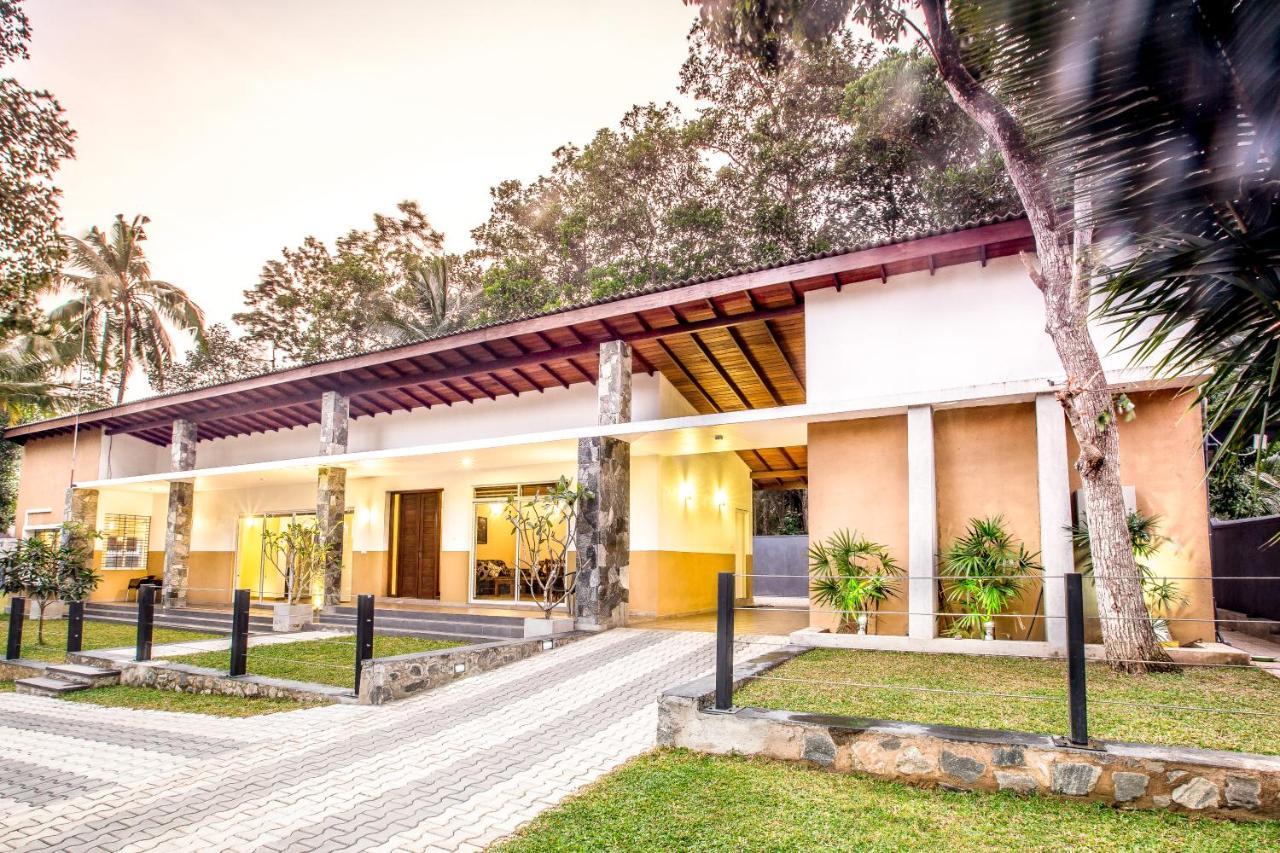 Temple Pond Villa Colombo Пилияндала Экстерьер фото